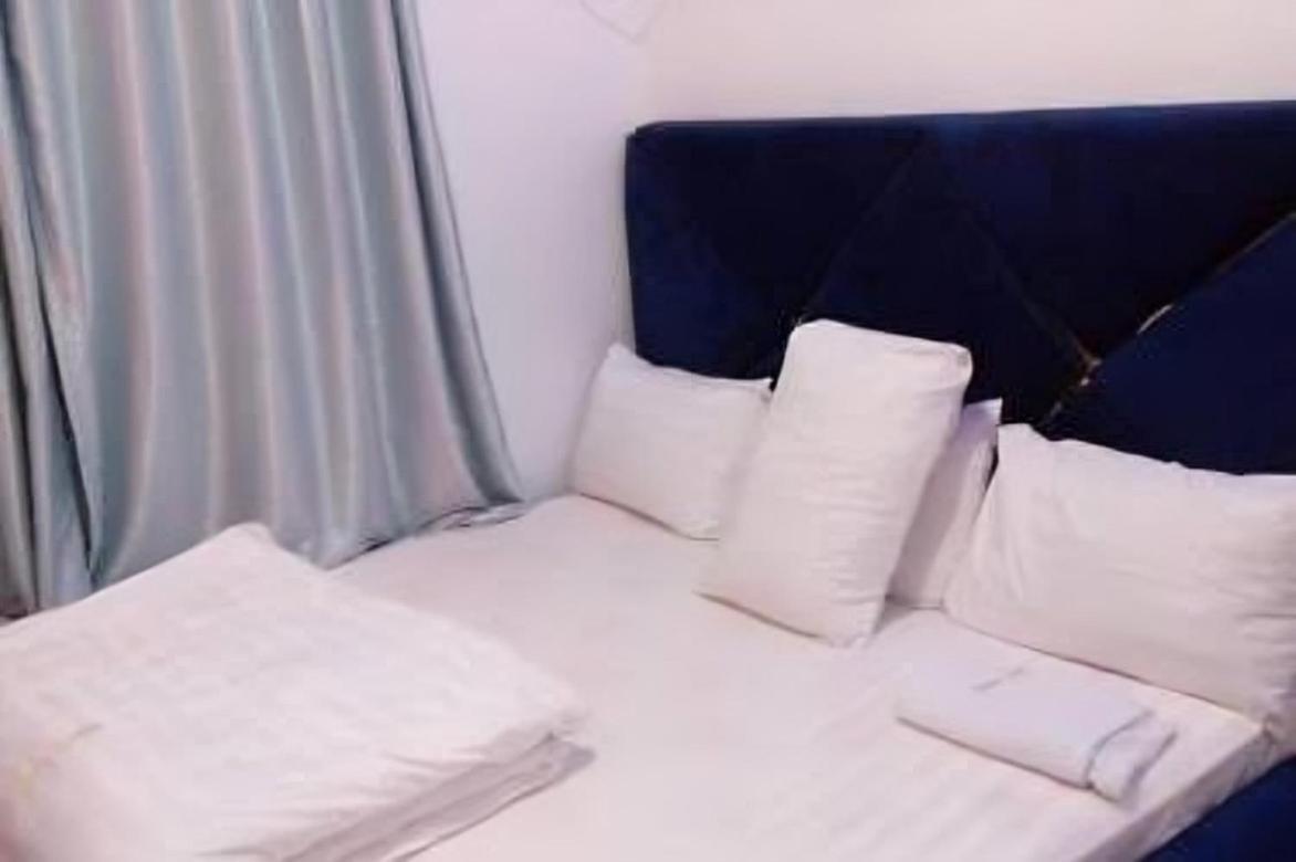 Charles Groove Hotel & Suit Порт Харкорт Екстериор снимка